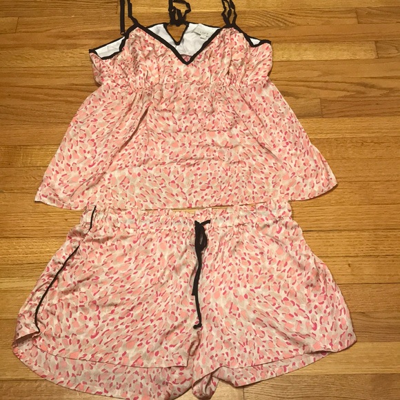 LOFT Other - Loft pink leopard pajama set